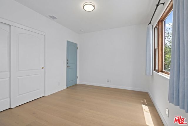 10503 Tennessee Avenue, Los Angeles CA: https://media.crmls.org/mediaz/223b12f9-4369-482d-8d4f-bdf46329801e.jpg