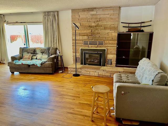 7 Valdez Lane, Watsonville CA: https://media.crmls.org/mediaz/223b3dc7-ff62-483e-adf5-d6f1e1965e4f.jpg