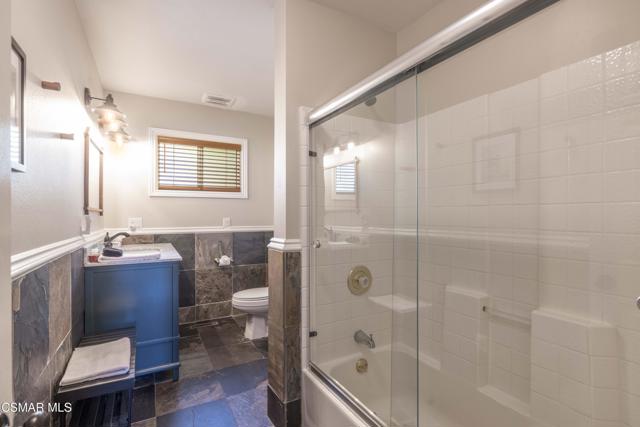 852 Cameron Drive, Big Bear CA: https://media.crmls.org/mediaz/223ba013-f6b7-43b5-9b80-64fcbe4f54cb.jpg
