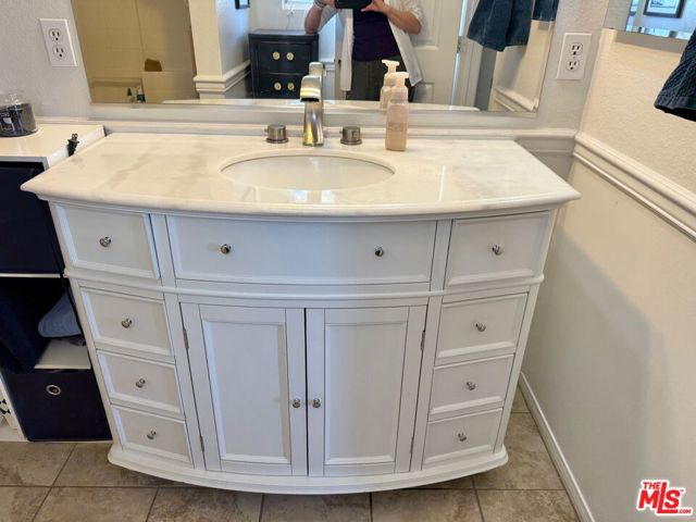 8125 Centola Road, Phelan CA: https://media.crmls.org/mediaz/223bee9d-1f33-4ec4-b6f6-993ee6f9f033.jpg
