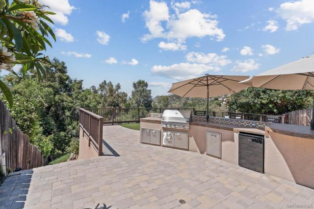 3943 Catamarca Dr, San Diego CA: https://media.crmls.org/mediaz/223c2825-ddda-44d2-ace5-a3a155b917d9.jpg