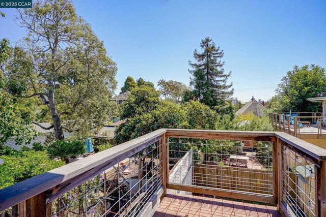 2006 Parker St, Berkeley CA: https://media.crmls.org/mediaz/223d1562-ab41-4499-be07-1f1235c64b49.jpg
