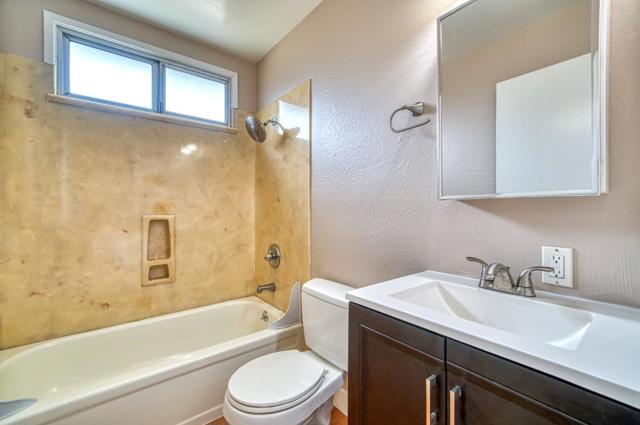 820 Linda Mar Boulevard, Pacifica CA: https://media.crmls.org/mediaz/223d6706-9eb9-4914-8a17-19ea5e74a9ed.jpg