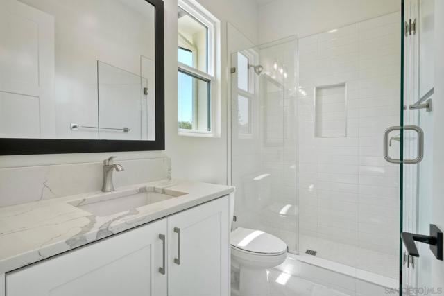 16350 Sage Trails Ct, Poway CA: https://media.crmls.org/mediaz/223f2610-8c7c-4922-a658-07bd9e043a06.jpg