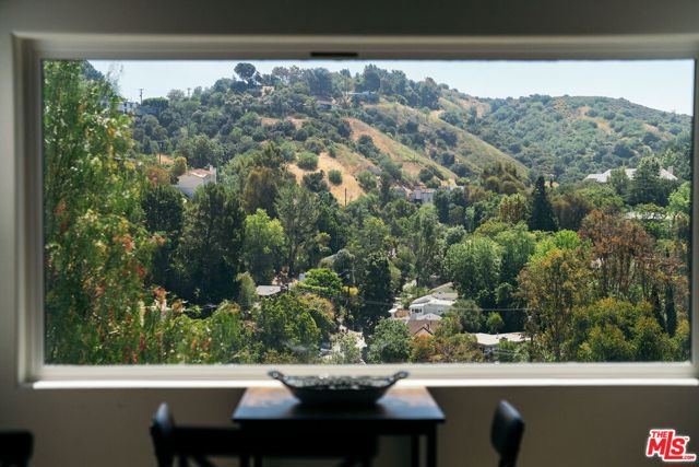 3646 Potosi Avenue, Studio City CA: https://media.crmls.org/mediaz/223f6d23-dc62-4c2b-8e5f-03cacb0f3963.jpg