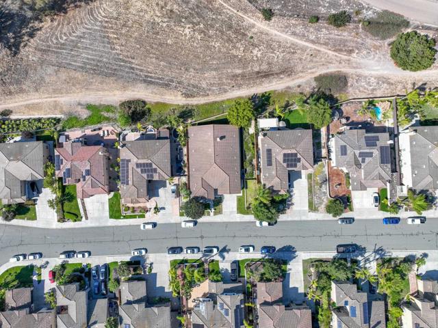2547 N Trail Court, Chula Vista CA: https://media.crmls.org/mediaz/223fa5a7-a801-4dd4-b875-72a93debe2aa.jpg