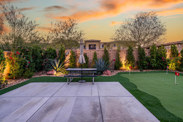 35425 Domani Drive, Palm Desert CA: https://media.crmls.org/mediaz/223ff20f-07d4-4d03-95dc-8cda83a7725e.jpg