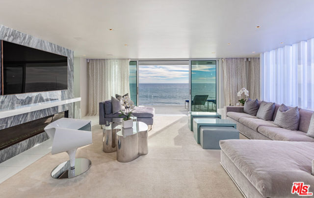 31636 Sea Level Drive, Malibu CA: https://media.crmls.org/mediaz/224025f4-e792-430c-b631-c645d62bd6d6.jpg