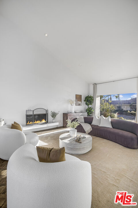 2028 Stradella Road, Los Angeles CA: https://media.crmls.org/mediaz/22402c8e-2a92-4408-b082-254ed56b4f85.jpg