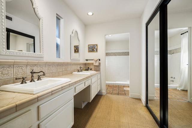 49470 Avila Drive, La Quinta CA: https://media.crmls.org/mediaz/22403ea6-91c4-4e28-8ab6-0134c3eaad61.jpg