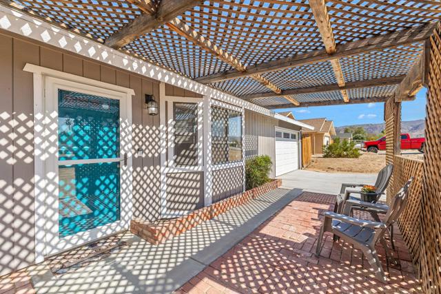 5343 Encelia Drive, 29 Palms CA: https://media.crmls.org/mediaz/22404511-9fe6-47ac-be43-2d3a98328cae.jpg