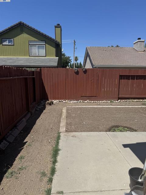 5325 Avante Lane, Salida CA: https://media.crmls.org/mediaz/2240a407-6850-4a7c-aa77-9028ed929150.jpg