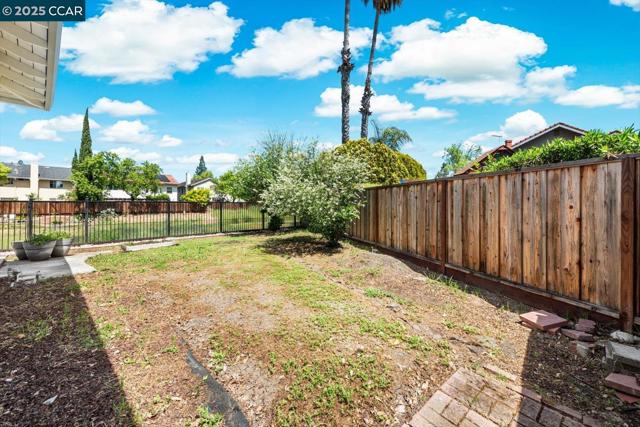110 Santa Rosa Pl, San Ramon CA: https://media.crmls.org/mediaz/22410836-0b97-4918-8e3e-f3d14b71df72.jpg