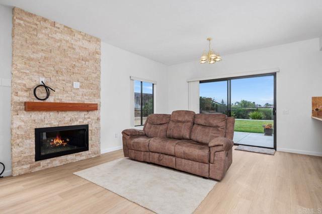 Detail Gallery Image 14 of 43 For 1956 Cherrywood St, Vista,  CA 92081 - 4 Beds | 2/1 Baths