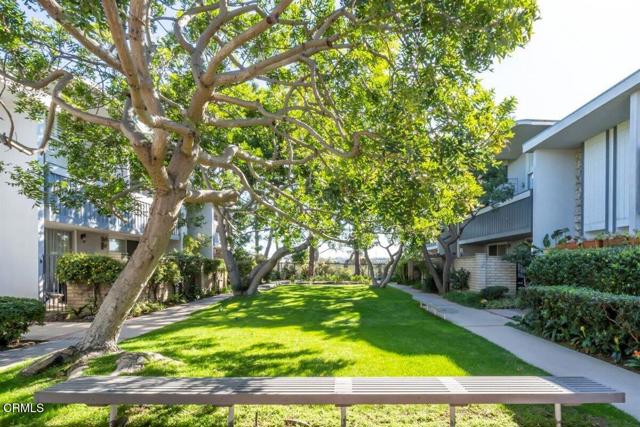 4804 La Villa Marina, Marina del Rey CA: https://media.crmls.org/mediaz/2241e88f-24ac-4500-8825-b4d726565a1a.jpg