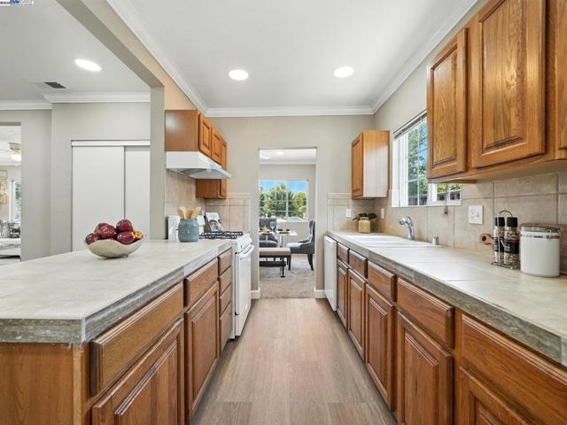 80 Pickford Ave, San Jose CA: https://media.crmls.org/mediaz/2241f941-22d4-473e-9604-ce1acb2daa95.jpg