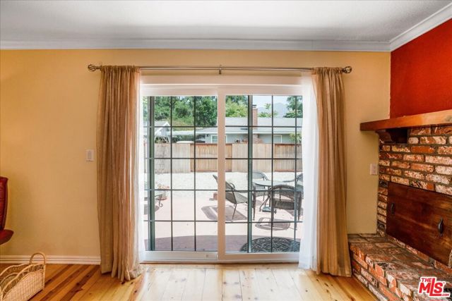 754 Fernando Street, Ojai CA: https://media.crmls.org/mediaz/22427760-fb90-418f-9573-f84b16c3975f.jpg