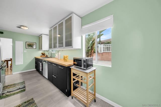 7200 Colony Rd, La Mesa CA: https://media.crmls.org/mediaz/2242a38b-efa5-4805-aa0c-382a4590d02b.jpg