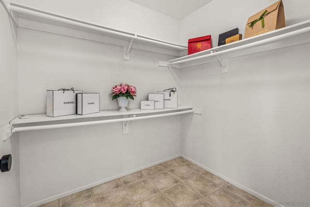 5341 Gooseberry Way, Oceanside CA: https://media.crmls.org/mediaz/2242bf89-0139-44a0-b8ae-8ac53a62641a.jpg