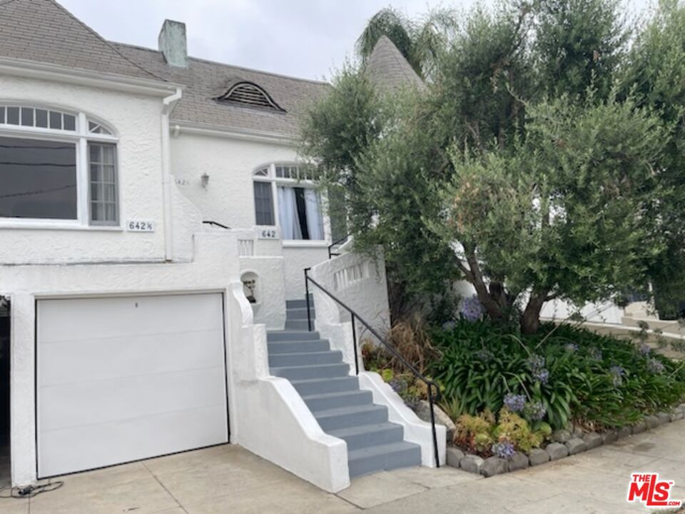 1/2 Maltman Avenue