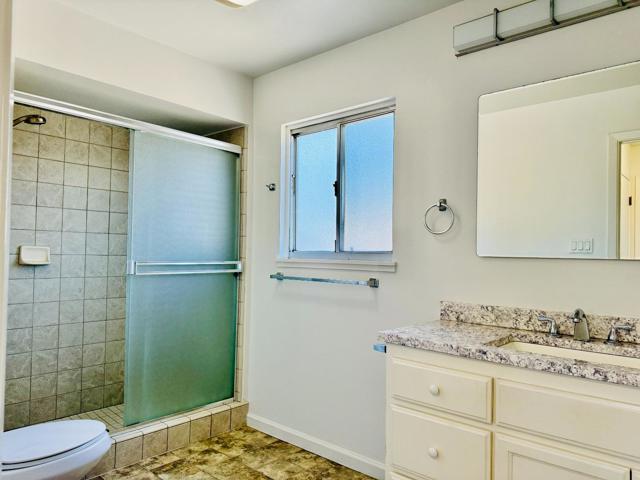 15061508 Kentfield Avenue, Redwood City CA: https://media.crmls.org/mediaz/224352f4-849a-4003-a610-87f509b66287.jpg