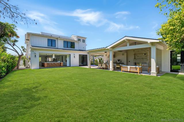 461 Country Club Ln, Coronado CA: https://media.crmls.org/mediaz/2244b4c4-26f3-4342-9333-42b6e8c54161.jpg