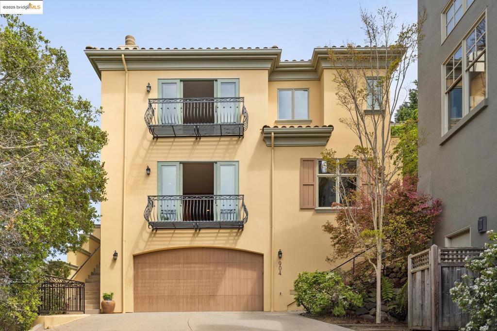 904 Alvarado Rd