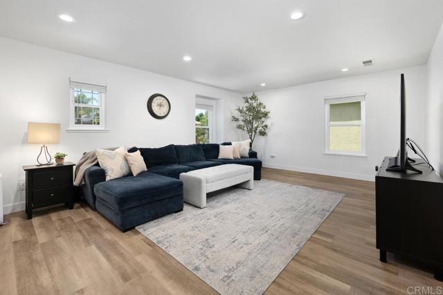 1218 Corte Zafiro, San Marcos CA: https://media.crmls.org/mediaz/2245295a-24dd-4c31-9396-18f1cf14d56f.jpg