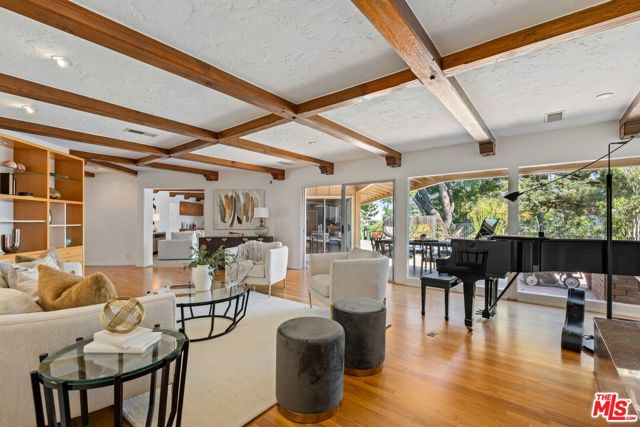 2200 Jeffersonia Way, Los Angeles CA: https://media.crmls.org/mediaz/2245356e-7259-49b9-9c51-2190ee6eee34.jpg