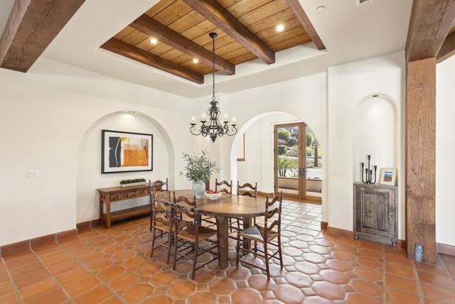 Detail Gallery Image 7 of 75 For 2525 Date Palm Ct, Vista,  CA 92084 - 3 Beds | 3/1 Baths