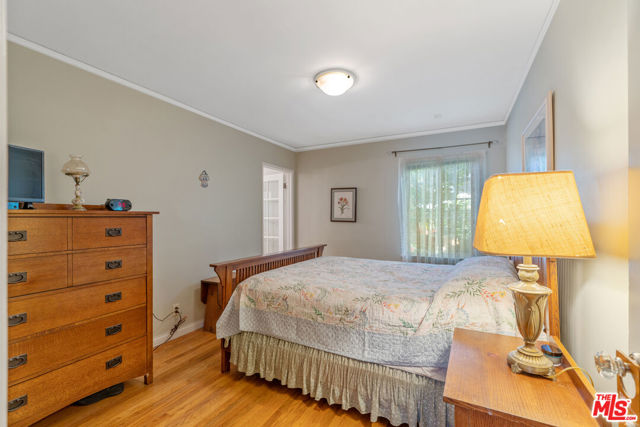 4436 Stansbury Avenue, Sherman Oaks CA: https://media.crmls.org/mediaz/2245ef5c-54dd-42b1-92cf-386f95da125a.jpg