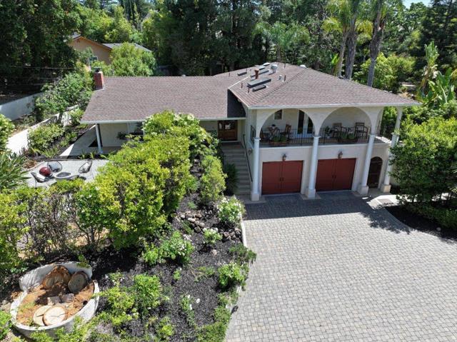 17274 Verdes Robles, Los Gatos CA: https://media.crmls.org/mediaz/22461d68-be9e-4071-a93a-9e624ab4ed20.jpg