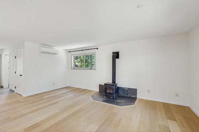 1188 Tokochi Street, South Lake Tahoe CA: https://media.crmls.org/mediaz/2246dafd-3580-4214-bdb9-aa7818019dec.jpg