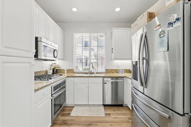 2855 Bear Valley Rd, Chula Vista CA: https://media.crmls.org/mediaz/2247d989-8f69-4d15-ba74-9177b8bdc610.jpg
