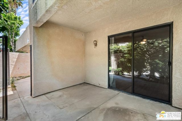 200 E Racquet Club Road, Palm Springs CA: https://media.crmls.org/mediaz/2248e8c4-f4b6-4ddf-ae63-56c5fc6968d7.jpg