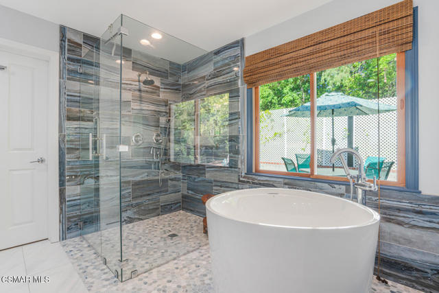356 Laguna Terrace, Simi Valley CA: https://media.crmls.org/mediaz/22494113-9934-4c9c-806d-589617db4576.jpg