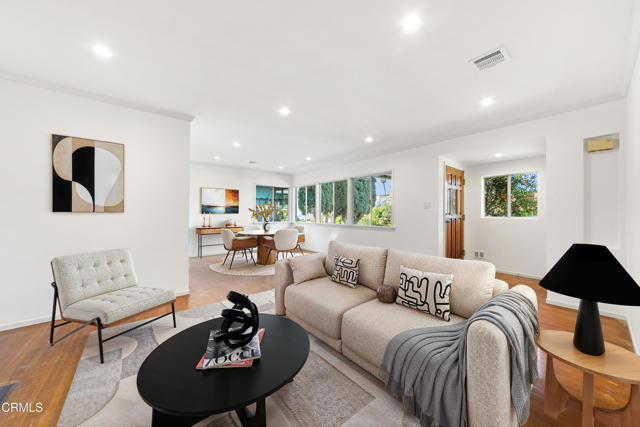 Detail Gallery Image 6 of 25 For 5512 Vantage Ave, Valley Village,  CA 91607 - 2 Beds | 2 Baths