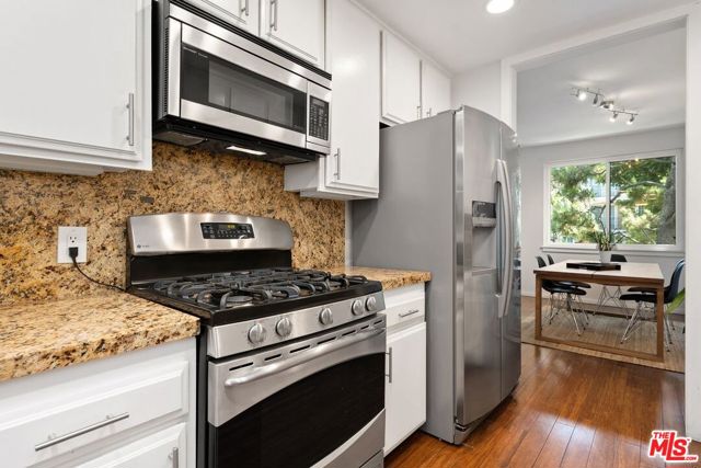 306 Bora Bora Way, Marina del Rey CA: https://media.crmls.org/mediaz/2249a867-7996-4c30-95e1-ce0f3d9b8970.jpg