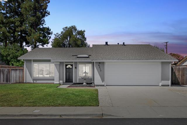 4217 Waycross Ct, Pleasanton CA: https://media.crmls.org/mediaz/2249cc6a-5a4d-4cf4-a464-14d073305559.jpg