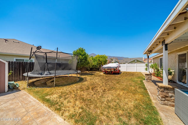 241 Cottonwood Lane, Fillmore CA: https://media.crmls.org/mediaz/224a2f4a-7eaa-496f-a341-360ad46d352f.jpg