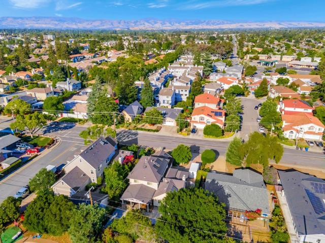 1905 White Oaks Road, Campbell CA: https://media.crmls.org/mediaz/224abf12-5196-4b1f-9369-22672996fea6.jpg