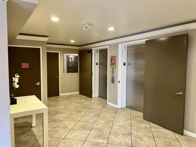 Image 4 of 38 For 6400 Christie Ave  5211