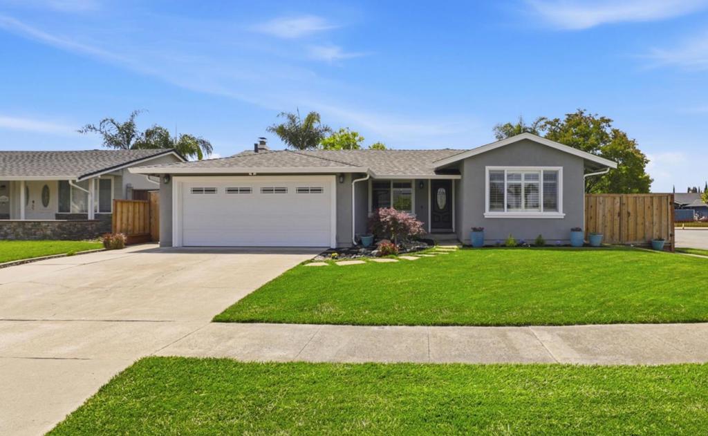 456 Crosslees Drive