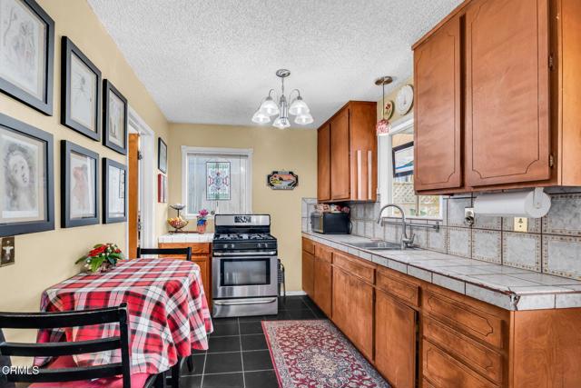 Detail Gallery Image 13 of 73 For 6779 Ojai Ave, Ventura,  CA 93001 - 4 Beds | 3 Baths