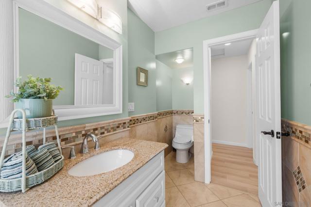 3560 Donna Dr, Carlsbad CA: https://media.crmls.org/mediaz/224d7653-4de5-4964-8c50-aea1b242071d.jpg