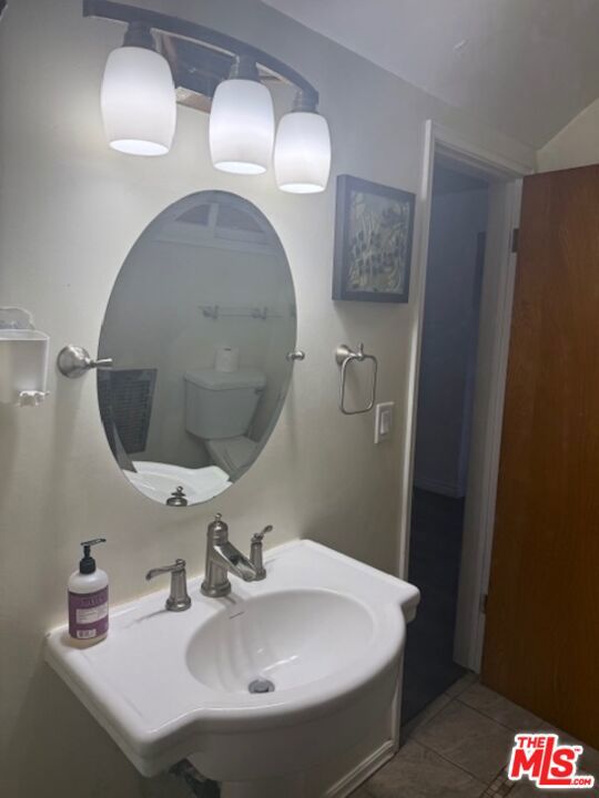 9333 Swinton Avenue, North Hills CA: https://media.crmls.org/mediaz/224db0f1-d533-4806-8022-ba055f3e3fd6.jpg