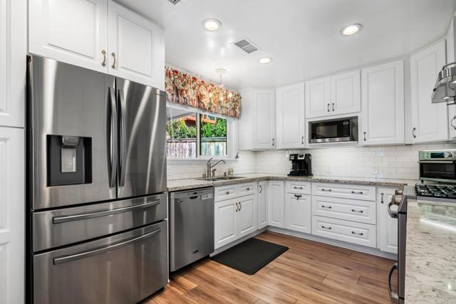 Detail Gallery Image 14 of 42 For 1855 Corte Segundo, Oceanside,  CA 92056 - 3 Beds | 2 Baths