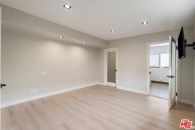 10650 Putney Road, Los Angeles CA: https://media.crmls.org/mediaz/224ee3e2-4dea-4580-950c-bbfcebd928cb.jpg