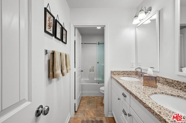 36731 Cordoba Trail, Beaumont CA: https://media.crmls.org/mediaz/22500dcf-018f-4d7e-aa50-4a0c3bfd4554.jpg