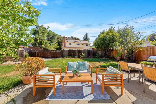 1122 Lancelot Lane, San Jose CA: https://media.crmls.org/mediaz/22500e39-306b-4dcb-8dc6-b31265a354be.jpg